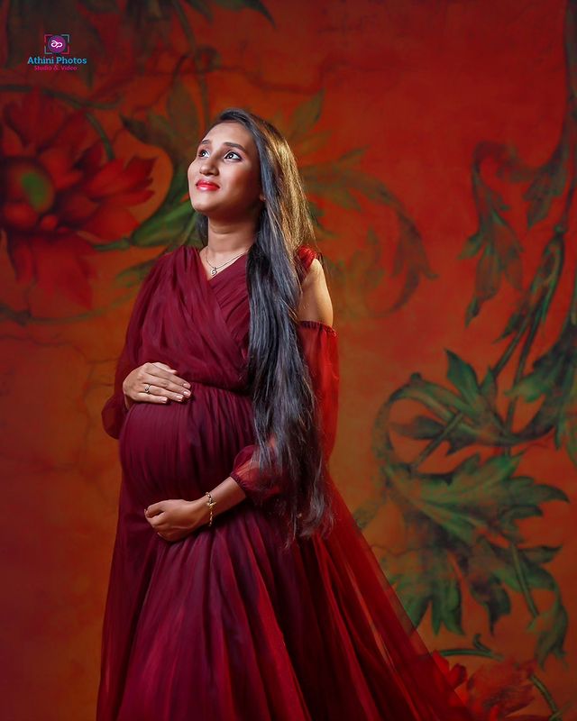 Celebrate Motherhood with a Maternity Photoshoot in Coimbatore | ATHINI PHOTOS™