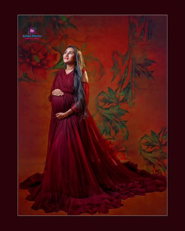 Celebrate Motherhood with a Maternity Photoshoot in Coimbatore | ATHINI PHOTOS™