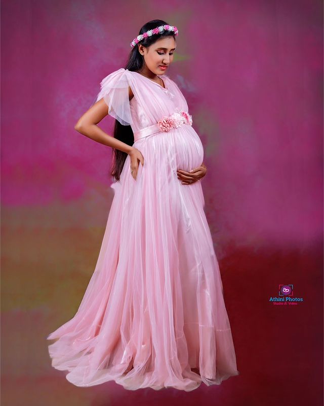 Celebrate Motherhood with a Maternity Photoshoot in Coimbatore | ATHINI PHOTOS™
