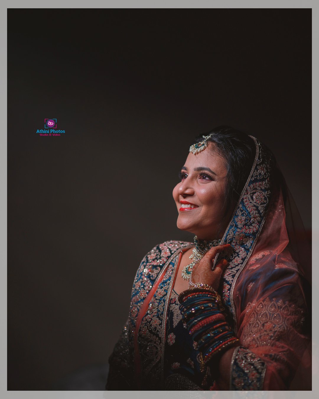 Elegant bride in Indian dress, perfect for a Muslim wedding ceremony.