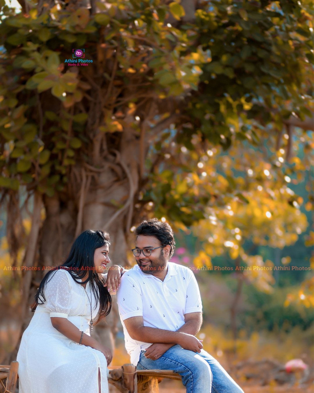 Gokul & Karthika's Enchanting Pre-Wedding Photoshoot | Athini Photos Explore the magical moments captured at Gokul and Karthika's pre-wedding photoshoot by Athini Photos. Discover unique poses, stunning locations, and creative photography techniques that made their love story come alive through the lens.