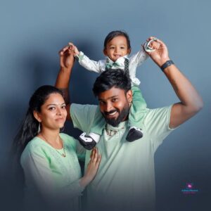 Read more about the article The Ultimate Guide to a Magical Baby Birthday Photoshoot with Parents