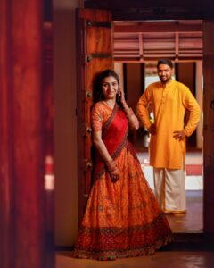 Read more about the article 7 Stunning & Timeless Couple Poses for Your Wedding Album