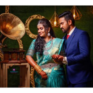 Read more about the article How to Create the Perfect Couple Poses for Your Wedding