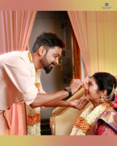 Read more about the article Baby Shower Photoshoot Poses at Home: A Complete Guide for Stunning Memories