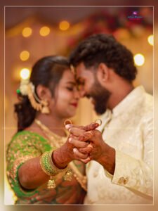 Read more about the article Summer Engagement Session: Outfits That Won’t Make You Sweat (But Will Make You Shine)
